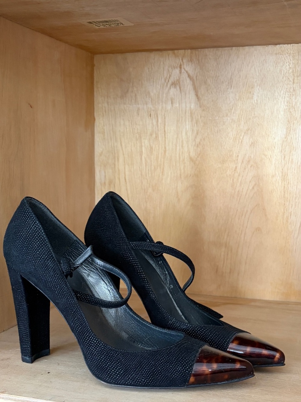 Stuart Weitzman Vinnie Black Suede Tortoise Pointed Toe Ankle Strap Pump Size 7